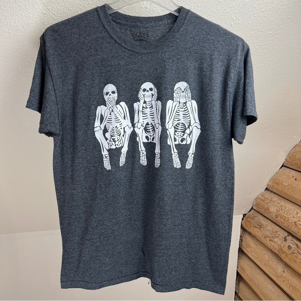 CALL YOUR MOTHER Dark Gray Short Sleeve Skeleton Theme Tee. Size Medium